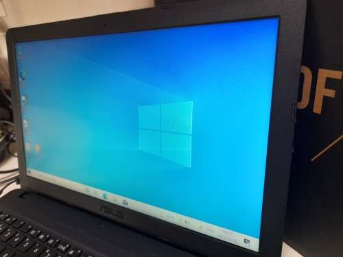 * ASUS VIVOBOOK X543N 4GB RAM,500GB HDD,IN BOX*SLIGHT SCUFF MARKS ON LID REST LIKE NEW**R6000 RETAIL