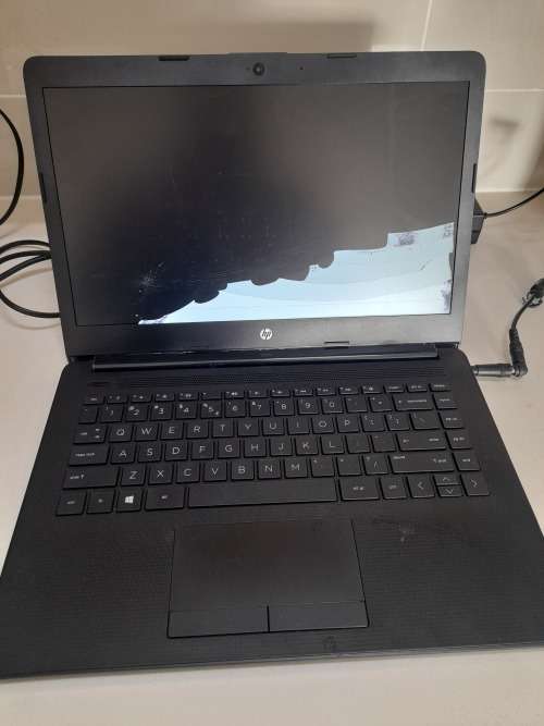 *MONTH END MADNESS**HP 14-CM0099NI LAPTOP*CRACKED SCREEN,REST OF LAPTOP LIKE NEW*R4000 NEW IN STORE