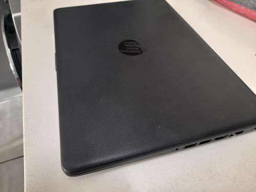 *MONTH END MADNESS**HP 14-CM0099NI LAPTOP*CRACKED SCREEN,REST OF LAPTOP LIKE NEW*R4000 NEW IN STORE