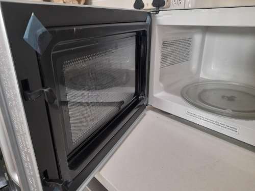 *MONTH END MADNESS*DEMO  HOMECHOICE MAGNA 20L MICROWAVE, SILVER WITH MIRROR GLASS**R1800 IN STORE**
