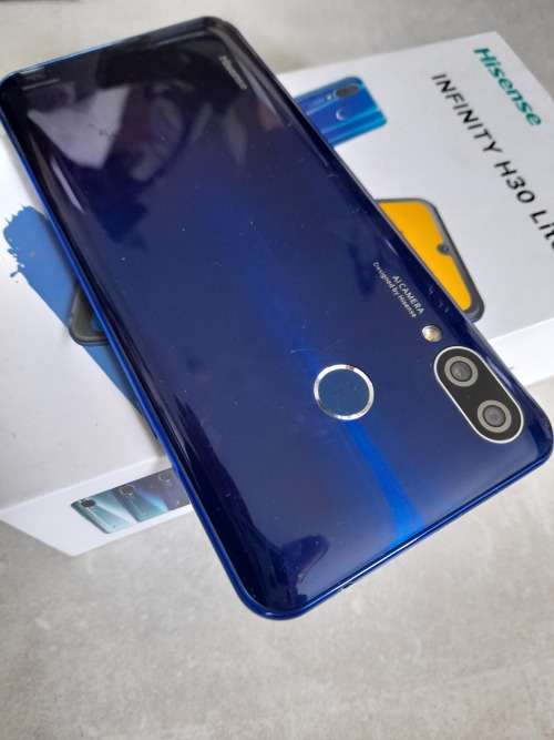 *STARTING @R1**HISENSE INFINITY H30 LITE LIKE NEW IN BOX*FREEZES ON SCREEN AS PER PIC*