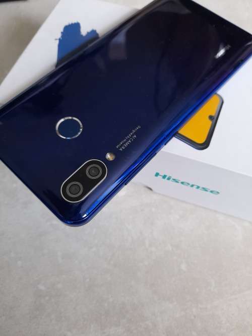 *STARTING @R1**HISENSE INFINITY H30 LITE LIKE NEW IN BOX*FREEZES ON SCREEN AS PER PIC*