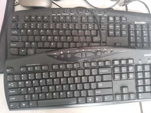 *HUGE SALE*BULK LOT OF COMPUTER SCREENS,LAPTOP BAGS,KEYBOARDS, WIRELESS MOUSE,MOUSE PAD ETC**