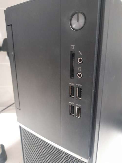 *HUGE SALE**LIKE NEW*I5 LENOVO HIGH PERFORMANCE V520 7TH GEN DESKTOP PC BOX*R4000 REFURBISHED PRICE*