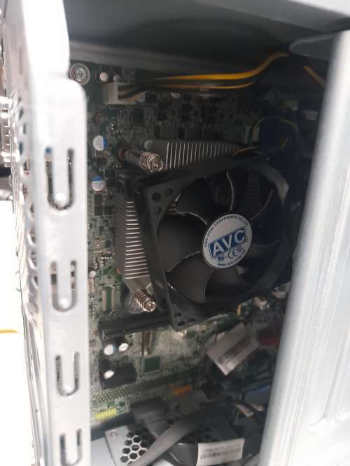 *HUGE SALE**LIKE NEW*I5 LENOVO HIGH PERFORMANCE V520 7TH GEN DESKTOP PC BOX*R4000 REFURBISHED PRICE*
