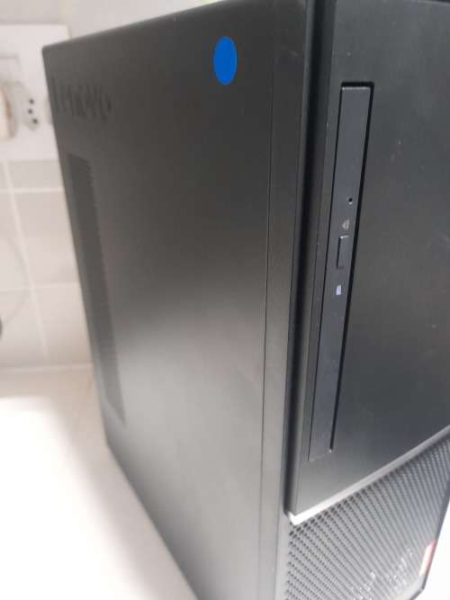 *HUGE SALE**LIKE NEW*I5 LENOVO HIGH PERFORMANCE V520 7TH GEN DESKTOP PC BOX*R4000 REFURBISHED PRICE*