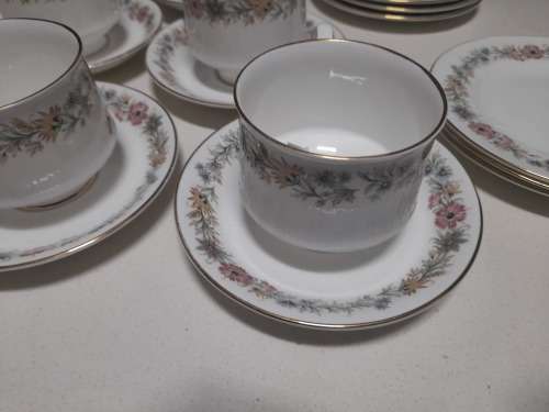 **POSSIBLE HIGH VALUE CHINA*BEAUTIFULL 18PC PARAGON BELINDA TEA SET, GOLD PLATED RIM?*