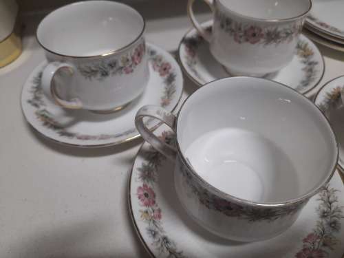 **POSSIBLE HIGH VALUE CHINA*BEAUTIFULL 18PC PARAGON BELINDA TEA SET, GOLD PLATED RIM?*
