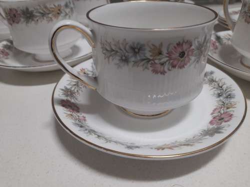 **POSSIBLE HIGH VALUE CHINA*BEAUTIFULL 18PC PARAGON BELINDA TEA SET, GOLD PLATED RIM?*