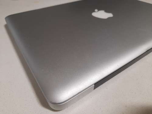 **MONTH END MADNESS*APPLE MAC BOOK PRO*NO CHARER NOT SURE SPECS*CRACKED SCREEN**