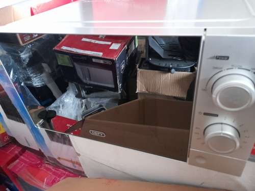 *STARTING @R1*Defy 20lt Microwave Metallic DMO381,NEW WITH SMALL DENTS FROM TRANSPORT*