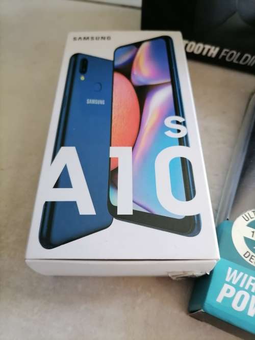 *AWESOME WEEKEND COMO DEAL*NEW SAMSUNG GALAXY A10S IN BOX+VOLKANO BT HEADSET+10 000MAH POWER BANK