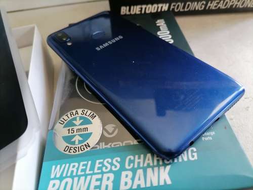 *AWESOME WEEKEND COMO DEAL*NEW SAMSUNG GALAXY A10S IN BOX+VOLKANO BT HEADSET+10 000MAH POWER BANK
