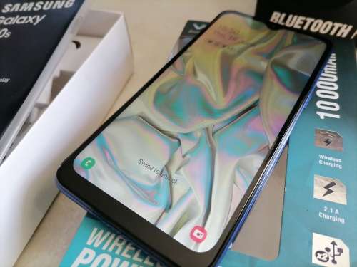*AWESOME WEEKEND COMO DEAL*NEW SAMSUNG GALAXY A10S IN BOX+VOLKANO BT HEADSET+10 000MAH POWER BANK
