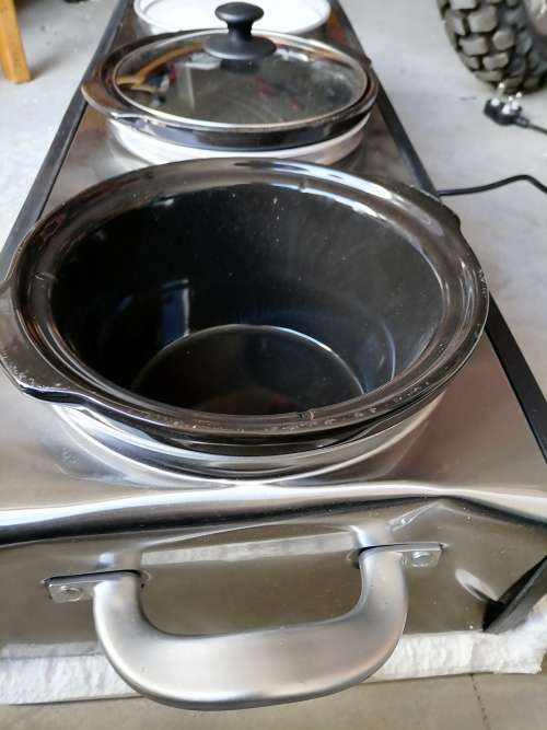 *WAREHOUSE CLEARANCE*HOMECHOICE TRILOGY SLOW COOKER SET WITH POTS AND LIDS*READ AD*