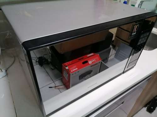 *WAREHOUSE CLEARANCE*SAMSUNG DIGITAL  32L SILVER DIGITAL MICROWAVE,MIRROR GLASS**R2400 RETAIL