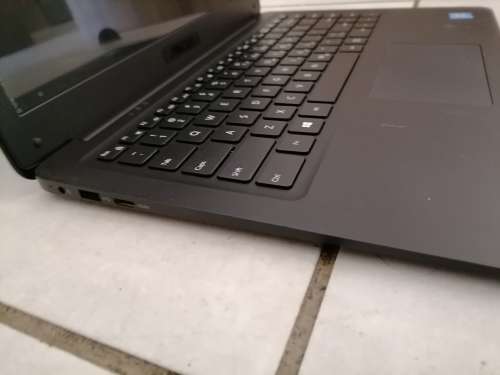 *LIQUIDATION STOCK* MECER Z140+G LAPTOP, EXCELLENT CONDITION BUT NOT TESTED NO POWER CORD**