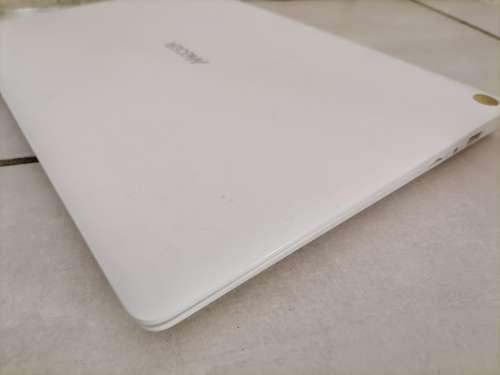 *LIQUIATION STOCK*MECER Z140 C LAPTOP(WHITE) NO POWER CORD NOT TESTED**