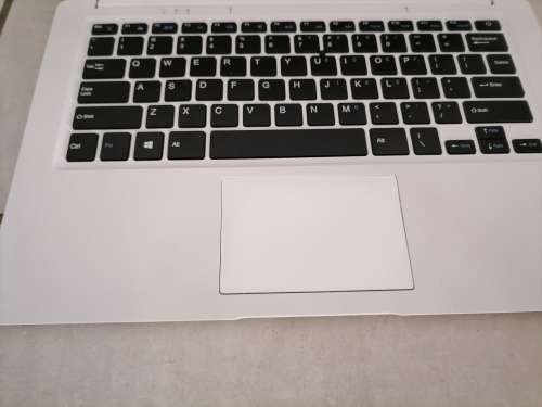 *LIQUIATION STOCK*MECER Z140 C LAPTOP(WHITE) NO POWER CORD NOT TESTED**