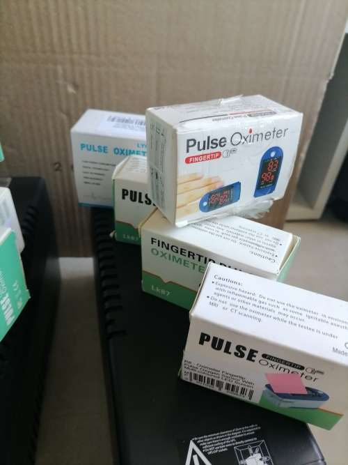 *BULK LOT OF ELECTRONICS*UPS,OXIMETERS,TEMP THERMOMETER,AIR BUDS,WATCH,POWERBANK ETC**