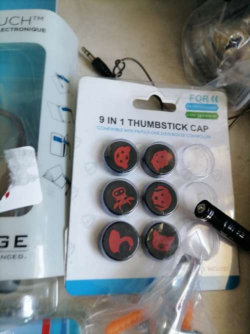 *BULK LOT OF ELECTRONICS*UPS,OXIMETERS,TEMP THERMOMETER,AIR BUDS,WATCH,POWERBANK ETC**