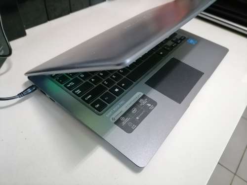 * CONNEX SWIFTBOOK PRO LAPTOP, 4GB RAM , 64GB SSD, IN BOX,WAS NEW(CRACKED SCREEN)R4000 IN STORE**