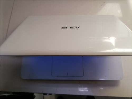 *USED ACER E402N 14` WHITE LAPTOP,500GB HDD, 4GB RAM, WINDOWS 10 ,WITH CHARGER*R4500 NEW IN STORE