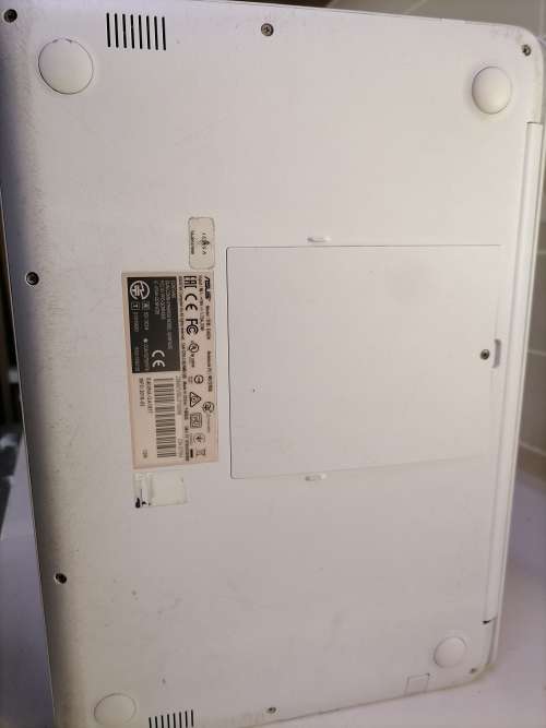 *USED ACER E402N 14` WHITE LAPTOP,500GB HDD, 4GB RAM, WINDOWS 10 ,WITH CHARGER*R4500 NEW IN STORE