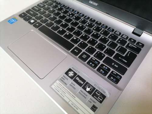 *LIQUIDATION STOCK*ACER ASPIRE E11 NOTEBOOK*LIGHTS OME ON SCREEN BLANK*SOLD AS IS**