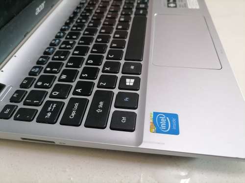 *LIQUIDATION STOCK*ACER ASPIRE E11 NOTEBOOK*LIGHTS OME ON SCREEN BLANK*SOLD AS IS**