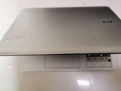 *LIQUIDATION STOCK*ACER ASPIRE E11 NOTEBOOK*LIGHTS OME ON SCREEN BLANK*SOLD AS IS**