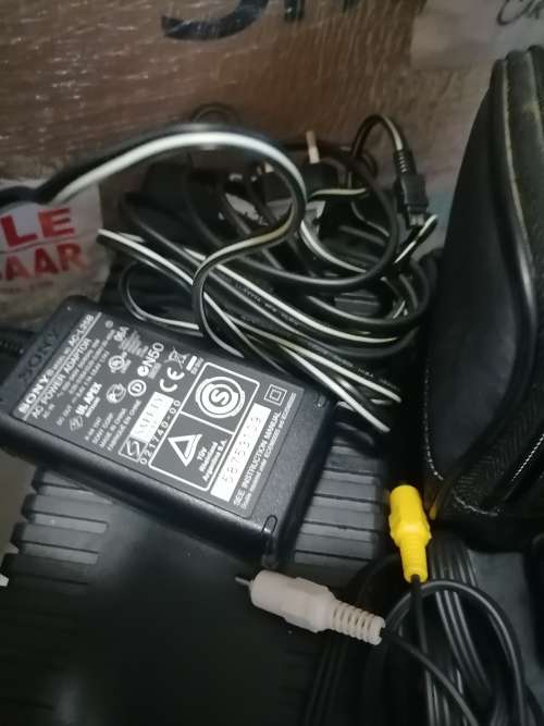 * LOT OF FAULTY/UNTESTED ELECTRONICS*2 X PRINTERS, 2 X UPS, SONY VIDEO CAMERA IN BAG*ONE BID FOR ALL