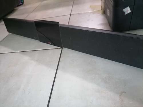 *LG 3D BLUERAY SOUND BAR WITH WIRELESS SUB(SUB NOT CONNECTING)SOUND BAR WORKING*R7000 NEW PRICE**