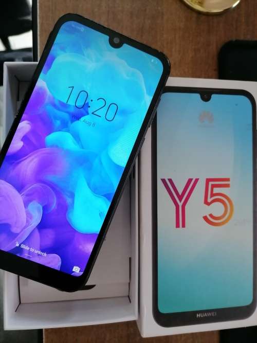 *AWESOME DEALS**DEMO HUAWEI Y5 IN BOX WITH CHARGER**R2500 RETAIL