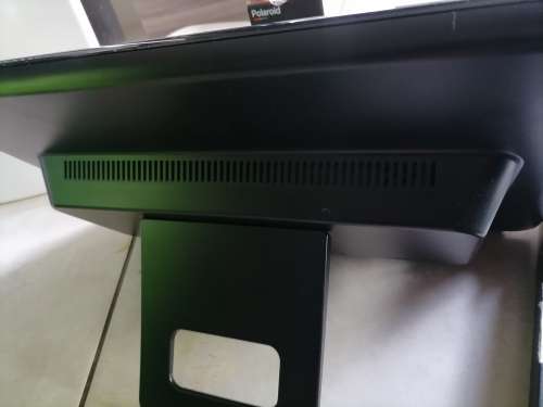 *BULK LOT OF AWESOME ELECTRONICS*PC SCREENS/HEADSETS.3G MODEM,KEYBOARDS,CAMERA ETC**