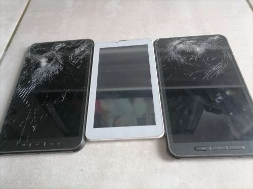 *WOMANS WEEK DEAL*FREE GOLD CHAIN*LOT OF 3 X DAMAGED TABLETS*2 X SAMSUNG,1X BLAUPUNKT*