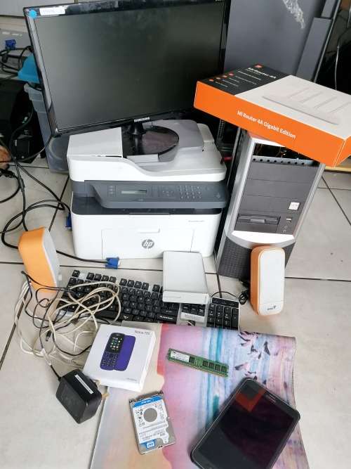 *BULK LOT OF AWESOME ELECTRONICS*HP PRINTER, NEW PHONE,TABLET,PC SCREEN,WIFI ROUTER,KEYBOARDS,HDD ET