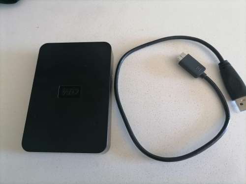 *MONTHEND CLEARANCE SALE*PRE OWNED WESTERN DIGITAL  750GB EXTERNAL HDD +DATA CORD*