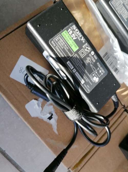 *SPRING SPECIAL*LOT OF 6X BRAND NEW LAPTOP CHARGES,SOME ORIGINAL SOME AFTERMARKET*OVER R3000 VALUE*