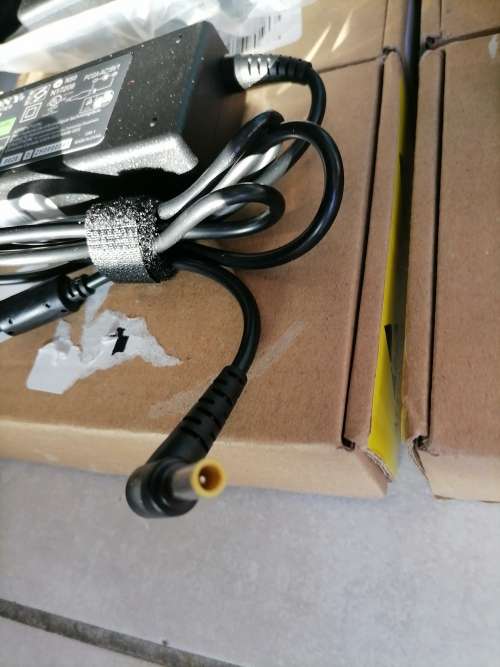 *SPRING SPECIAL*LOT OF 6X BRAND NEW LAPTOP CHARGES,SOME ORIGINAL SOME AFTERMARKET*OVER R3000 VALUE*