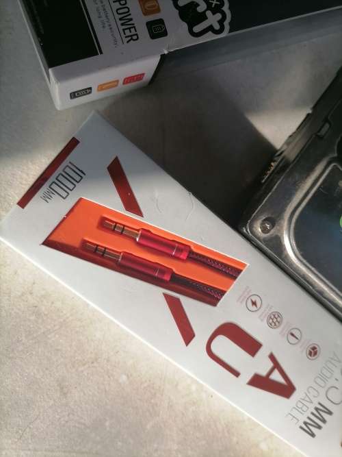 *SPRING SPECIAL*BULK LOT OF AWESOME ELECTRONICS*MP3 PLAYER,8GB RAM, HDD,DVD WRITER,CABLES,CHARGERS**