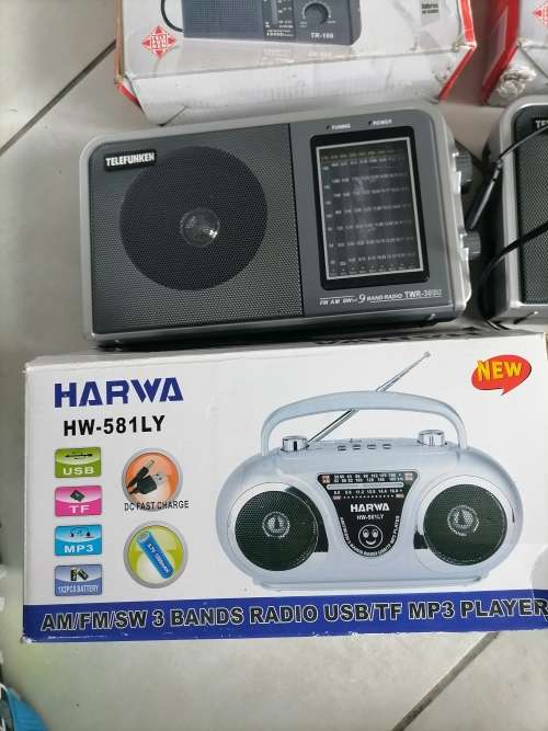 *SPRING CLERANCE*BULK LOT OF 5X USB,MP3 PORTABLE RADIOS*NO POWER**SOLD AS IS*ONE LOT**