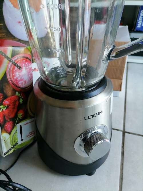 *SPRING CLERANCE*2 X BLENDERS(MELLERWARE/LOGIC*, ONE STICK BLENDER*ONE BID FOR ALL**SOLD AS IS**