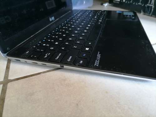 *SPRING CLERANCE**ILIFE ZED AIR PLUS*POWERS ON SOMETIMES AND SHOWS LOGO*SOLD AS IS*BATTERY HAS POWER
