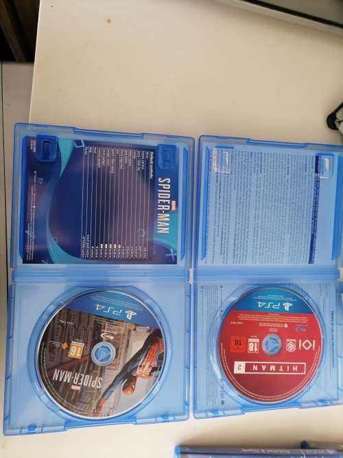 *AWESOME DEAL*SONY PLAYSTATION 4 WITH 8 GAMES, 2 CONTROLLERS,CABLES AND BAG*LIKE NEW*GRAB THIS DEAL