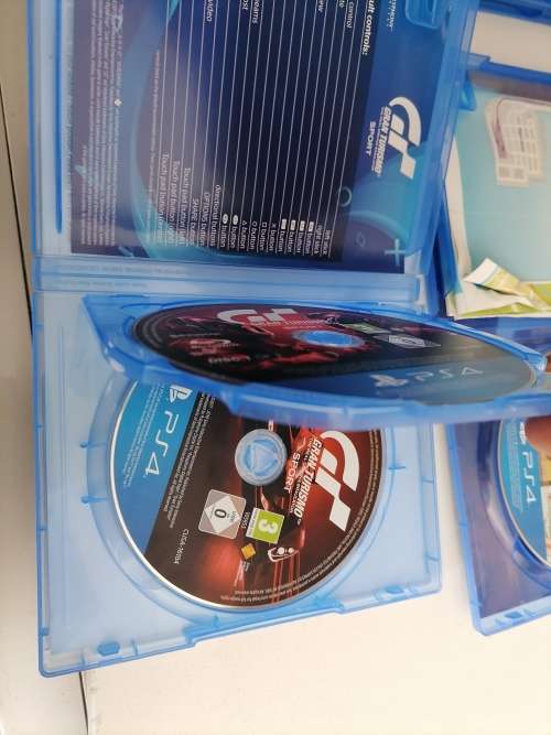 *AWESOME DEAL*SONY PLAYSTATION 4 WITH 8 GAMES, 2 CONTROLLERS,CABLES AND BAG*LIKE NEW*GRAB THIS DEAL