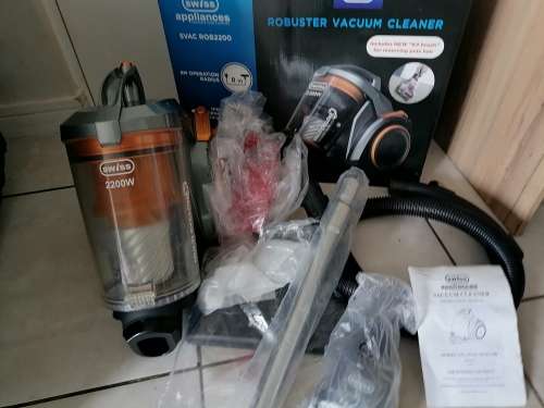 **USED SWISS ROBUSTER VACUUM CLEANERSVAC ROB2200 IN BOX WITH ATTACHMENTS*R2600 NEW PRICE*