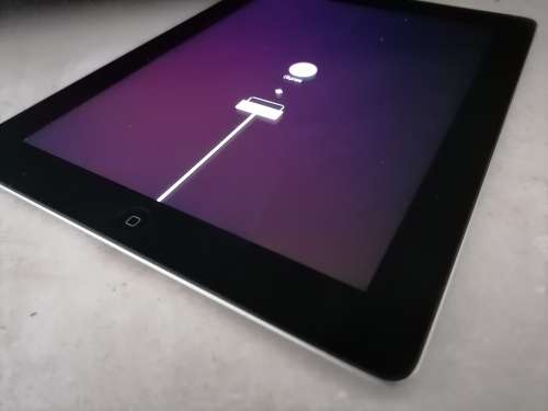 *LIQUIDATION STOCK*10 INCH APPLE IPAD 2 A1396 3G/WIFI*POWERS ON*REQUIRES PASSWORD**