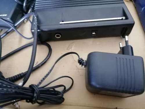 *COMAIR LIQUIDATION*CYBERWAVE FMC 8340 RF CLIP ON WIRELESS MIC SYSTEM AND RECIEVER IN BOX***