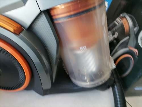 *SWISS ROBUSTER VACUUM CLEANERSVAC ROB2200 IN BOX WITH ATTACHMENTS*R2600 NEW PRICE*